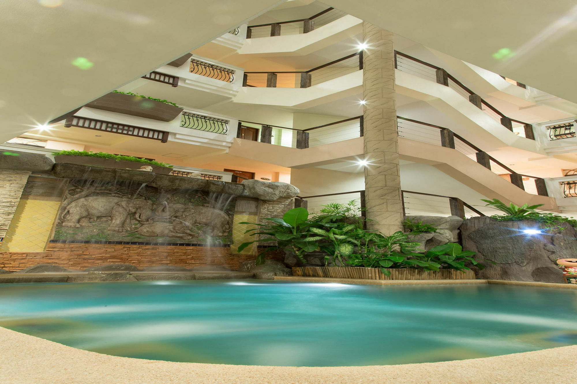 Sa-Bai-Dee Condo Чонбури Екстериор снимка